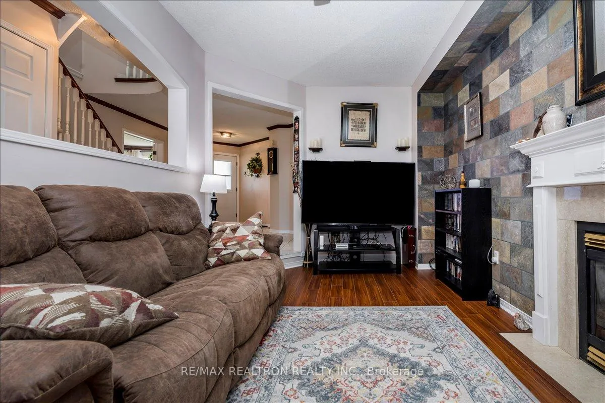 Photo 12 of 16 Bear Creek Drive, Barrie, Holly — HOMEH