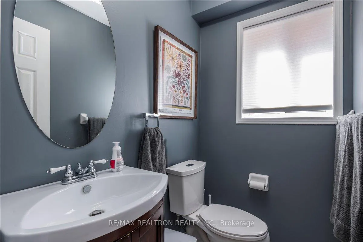 Photo 13 of 16 Bear Creek Drive, Barrie, Holly — HOMEH