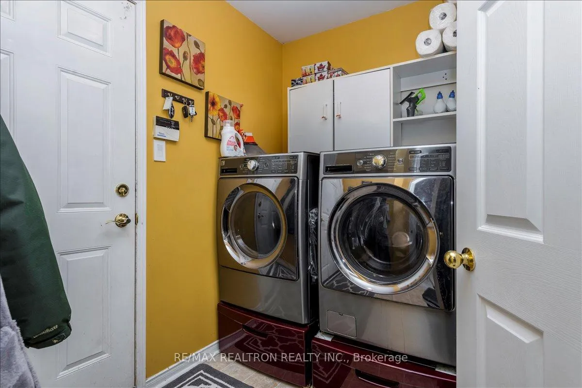 Photo 14 of 16 Bear Creek Drive, Barrie, Holly — HOMEH