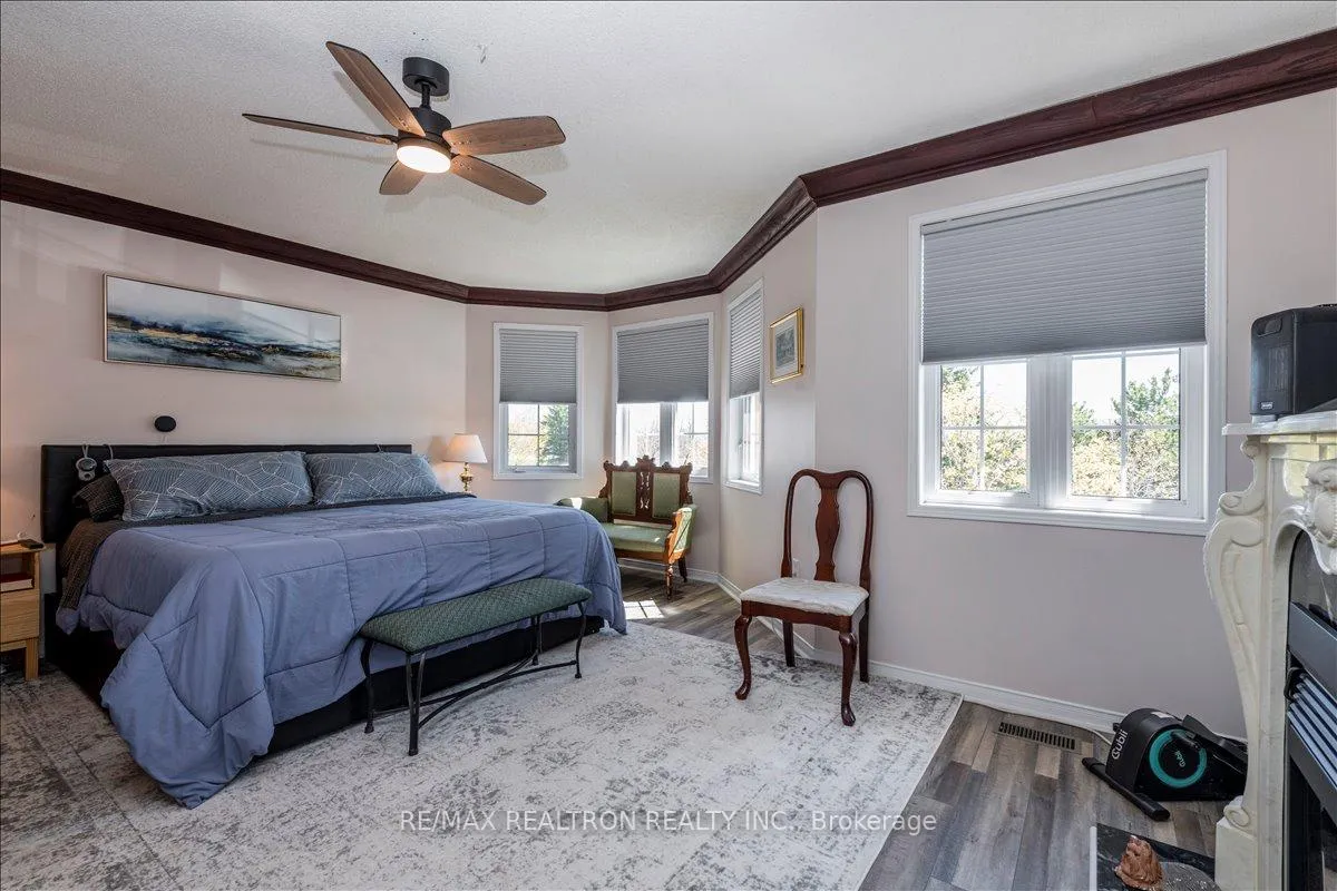 Photo 17 of 16 Bear Creek Drive, Barrie, Holly — HOMEH