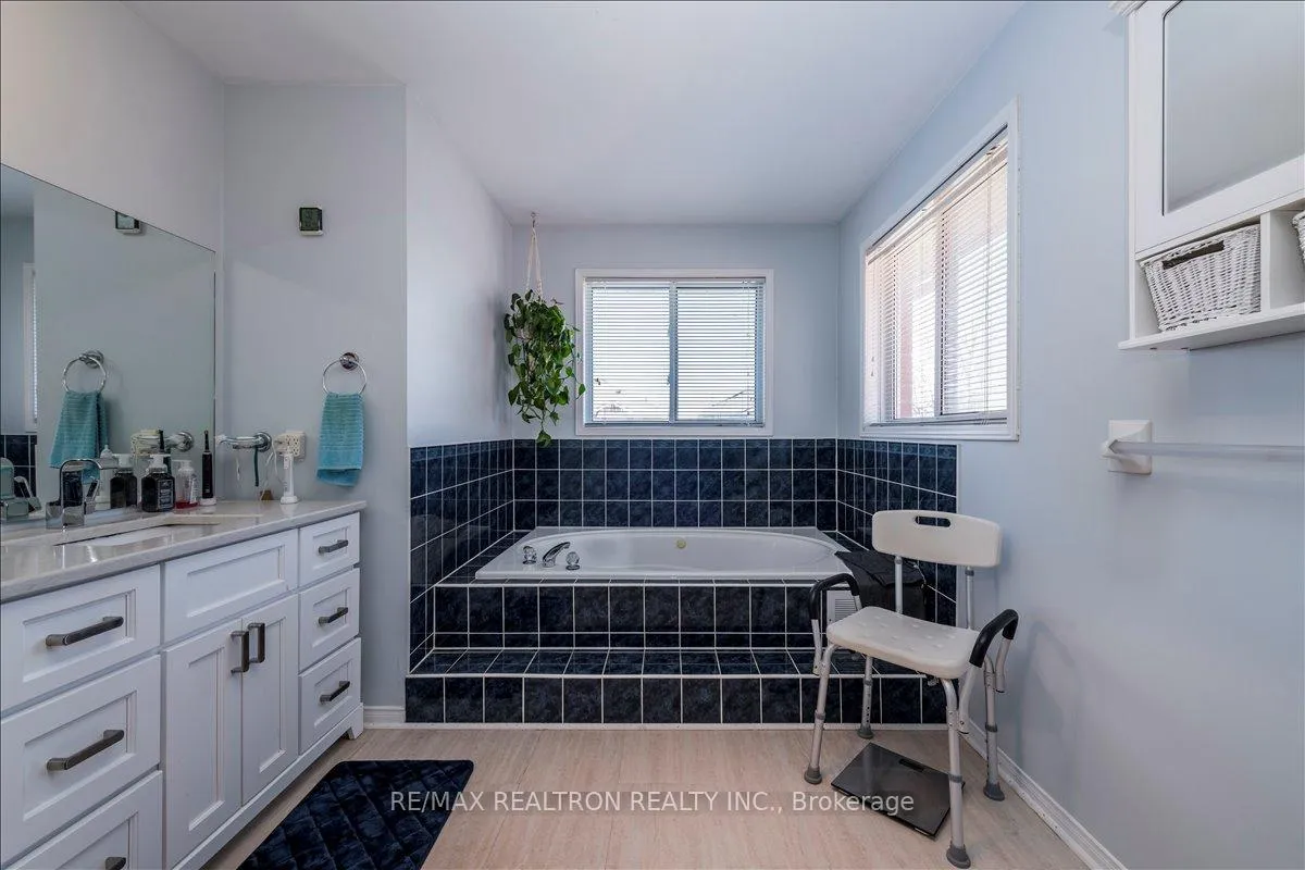 Photo 19 of 16 Bear Creek Drive, Barrie, Holly — HOMEH