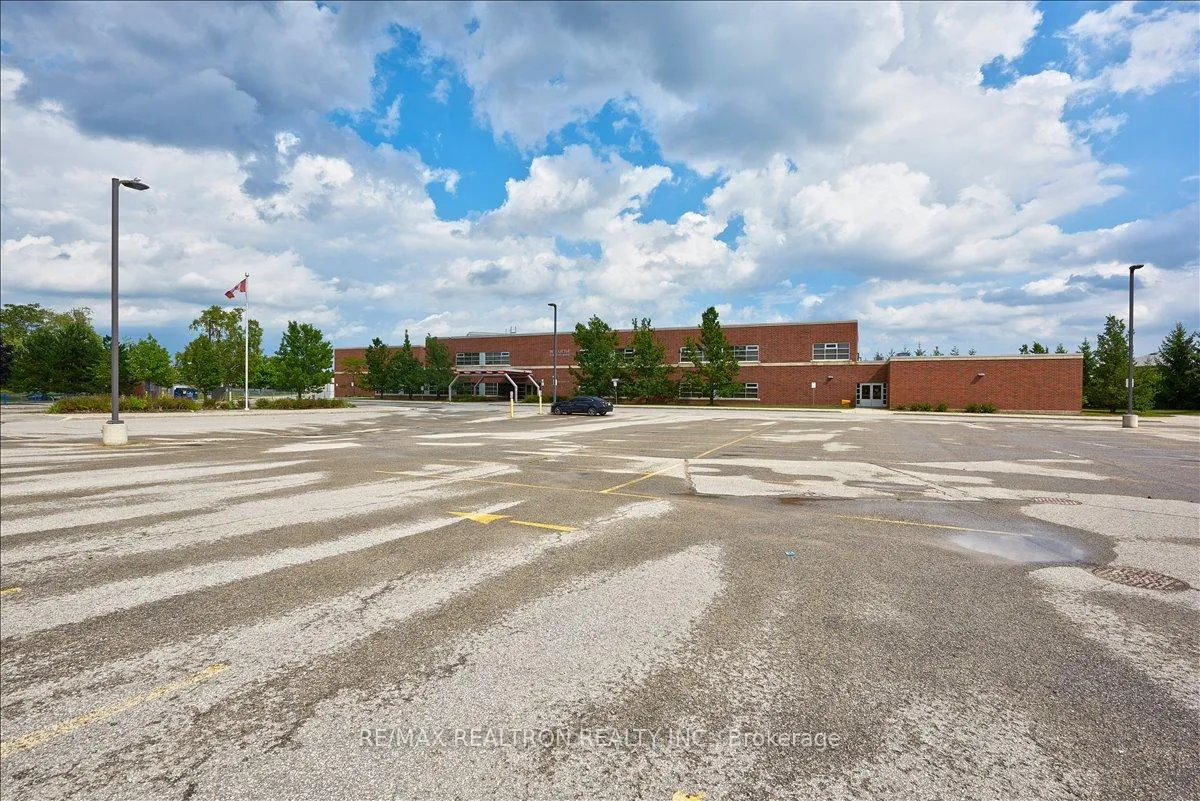 Photo 37 of 16 Bear Creek Drive, Barrie, Holly — HOMEH