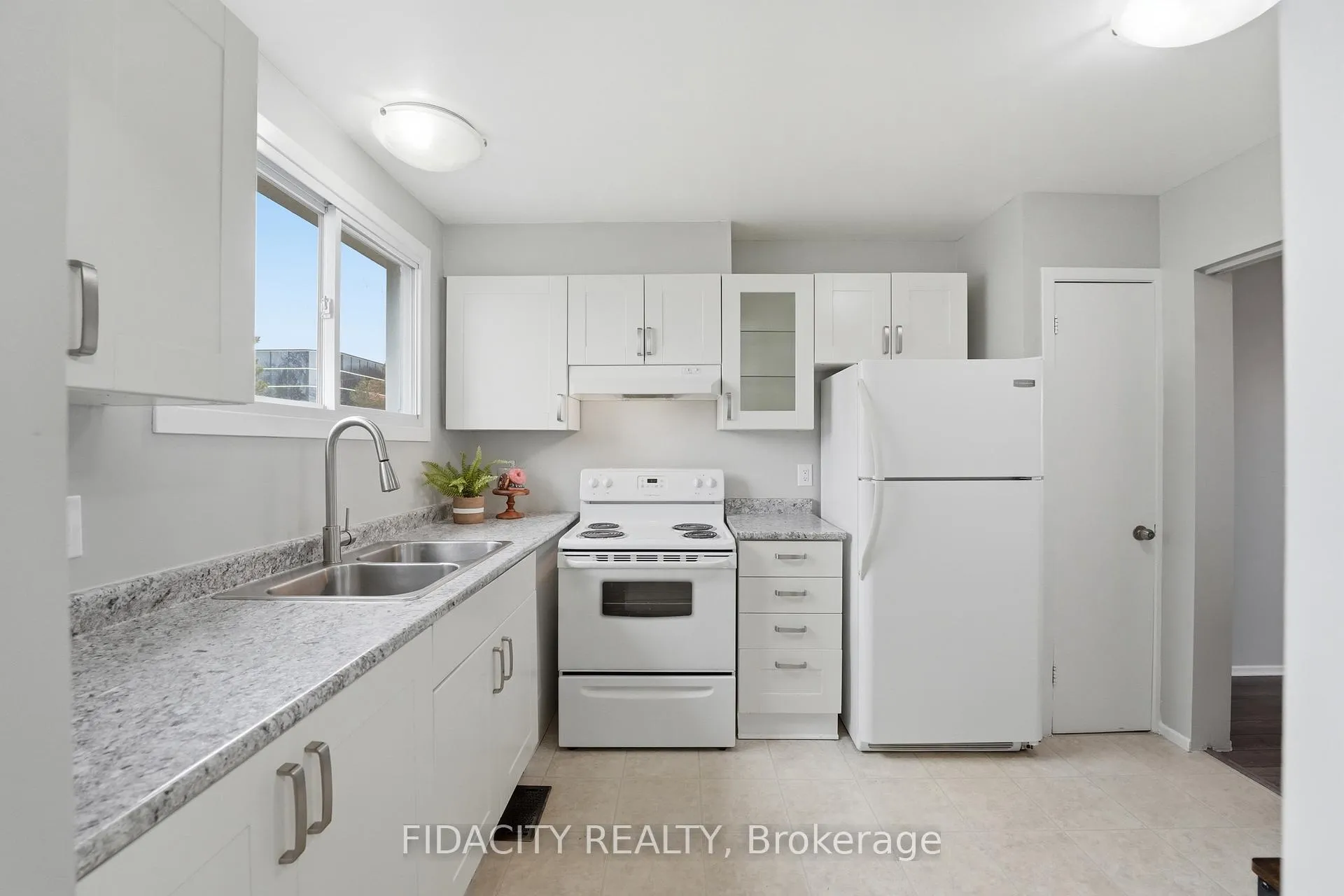 Photo 4 of Unit 31, 16 Glencoe Street, Ottawa, Arlington Woods — HOMEH