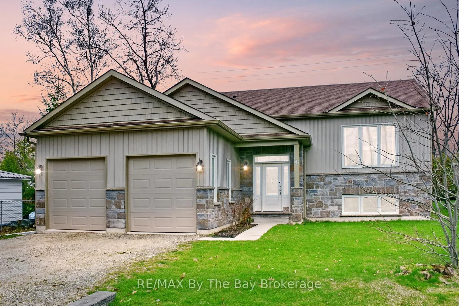 Photo 1 of 35 Edgewater Road, Wasaga Beach — HOMEH