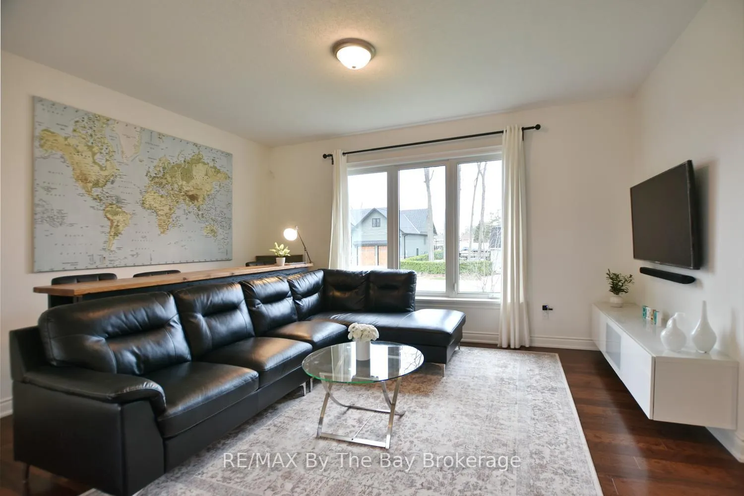 Photo 8 of 35 Edgewater Road, Wasaga Beach — HOMEH