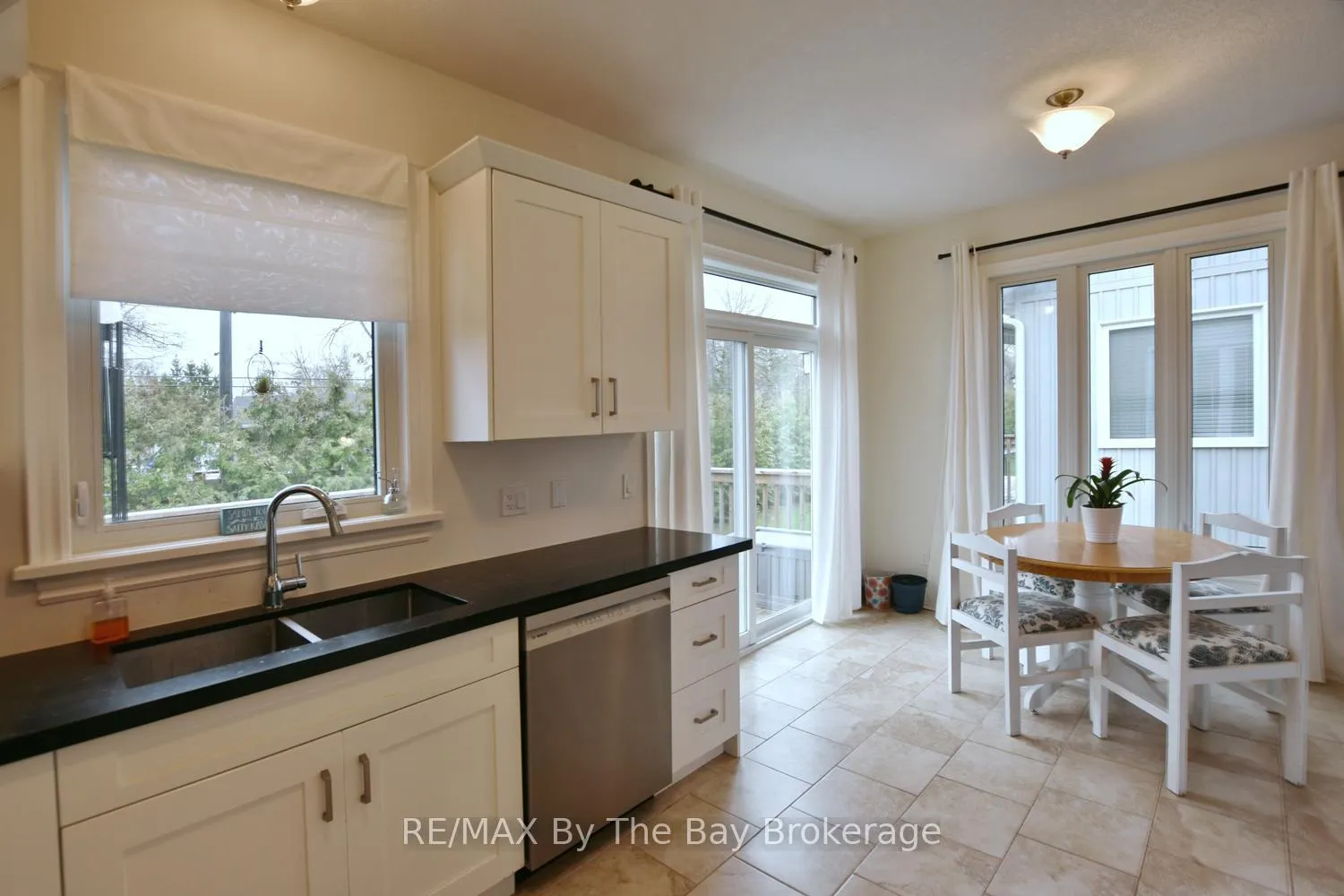 Photo 21 of 35 Edgewater Road, Wasaga Beach — HOMEH