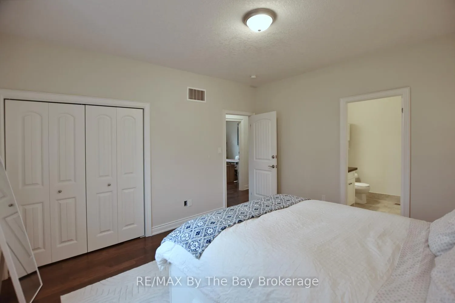Photo 26 of 35 Edgewater Road, Wasaga Beach — HOMEH