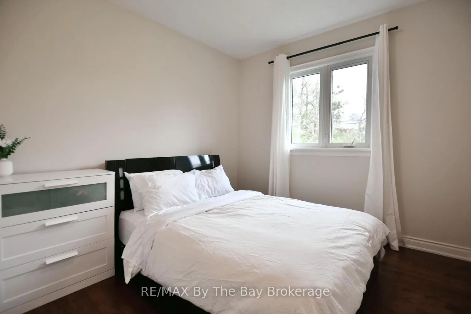 Photo 28 of 35 Edgewater Road, Wasaga Beach — HOMEH