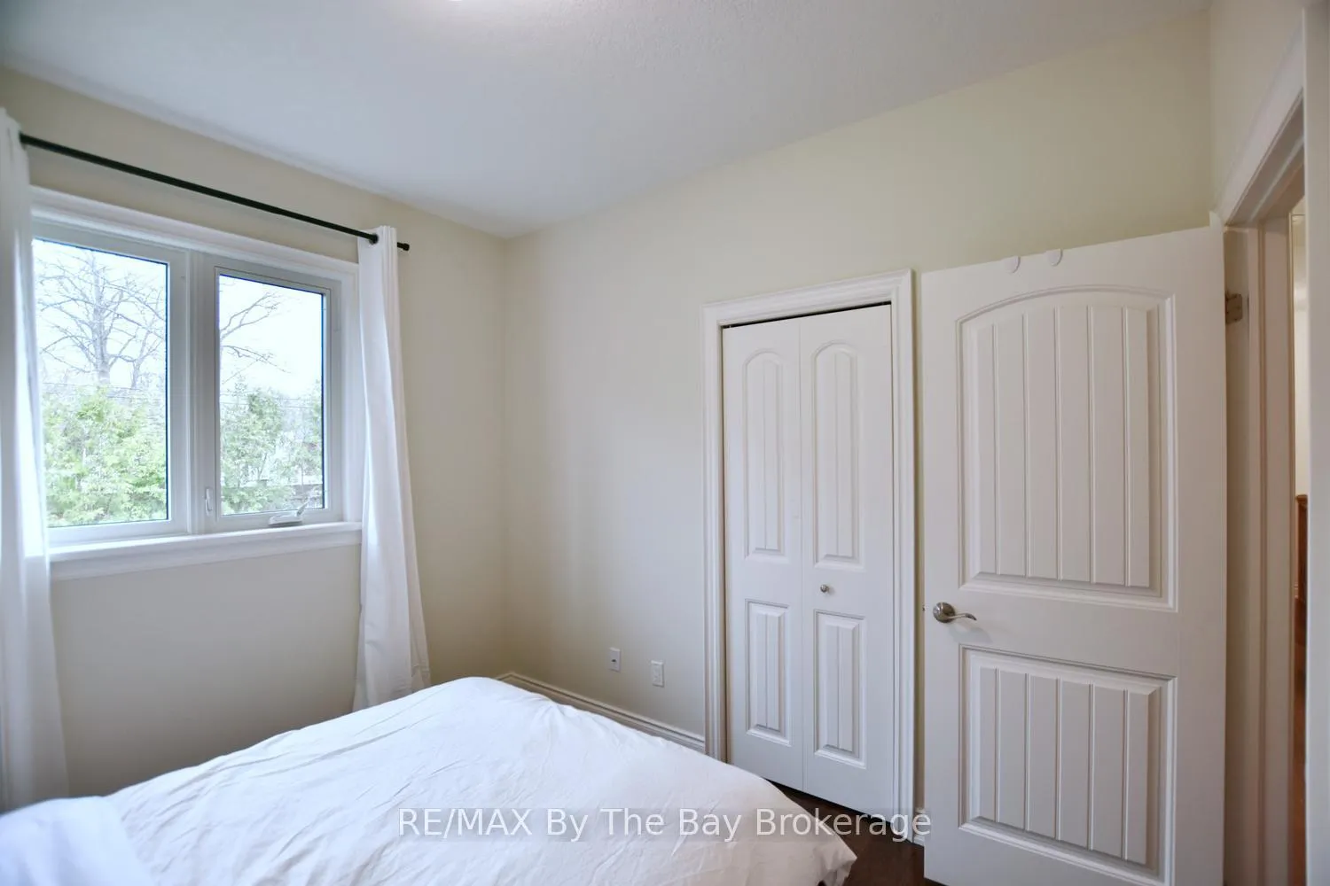 Photo 30 of 35 Edgewater Road, Wasaga Beach — HOMEH