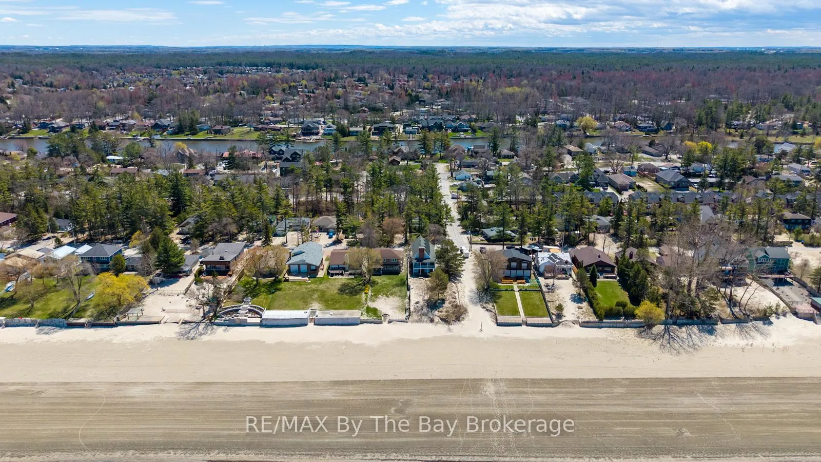 Photo 40 of 35 Edgewater Road, Wasaga Beach — HOMEH