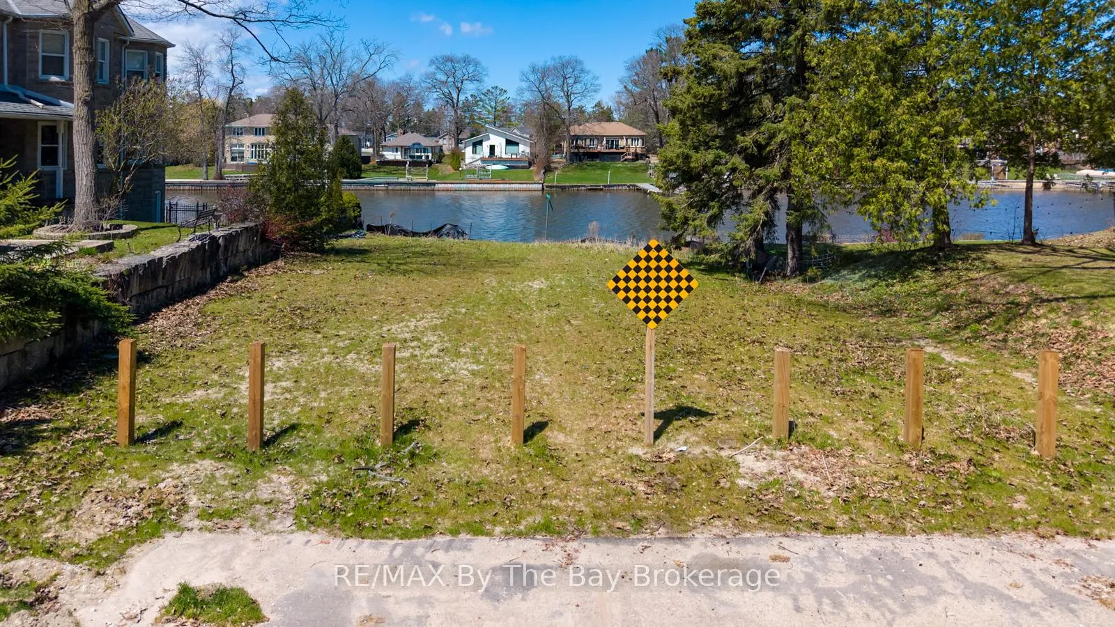 Photo 43 of 35 Edgewater Road, Wasaga Beach — HOMEH