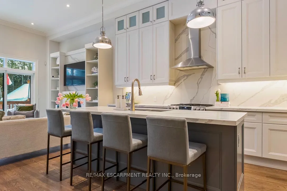 Photo 9 of 56 Laburnham Avenue, Etobicoke, Long Branch — HOMEH