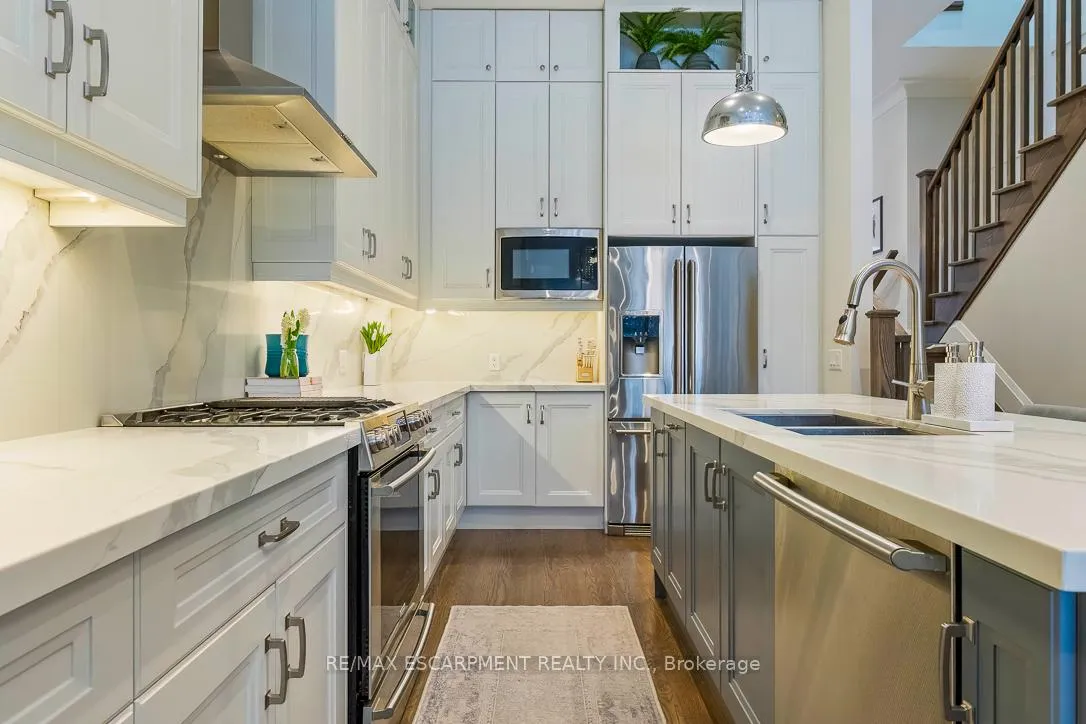 Photo 10 of 56 Laburnham Avenue, Etobicoke, Long Branch — HOMEH