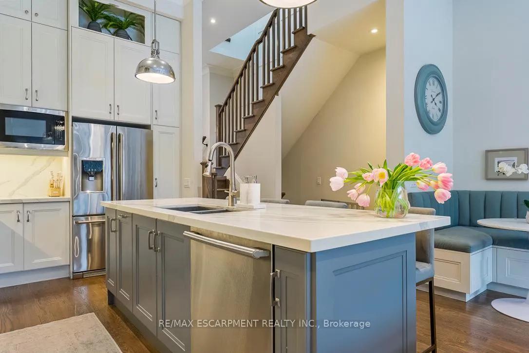Photo 11 of 56 Laburnham Avenue, Etobicoke, Long Branch — HOMEH