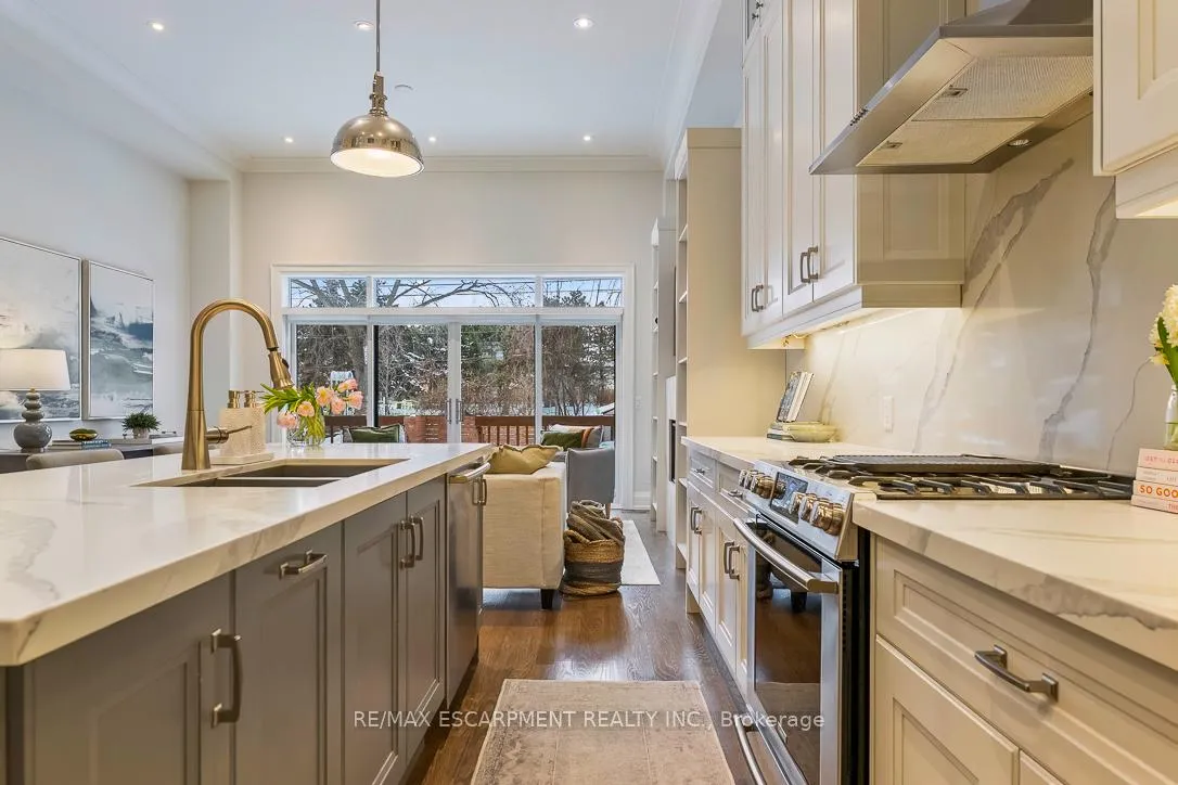 Photo 12 of 56 Laburnham Avenue, Etobicoke, Long Branch — HOMEH