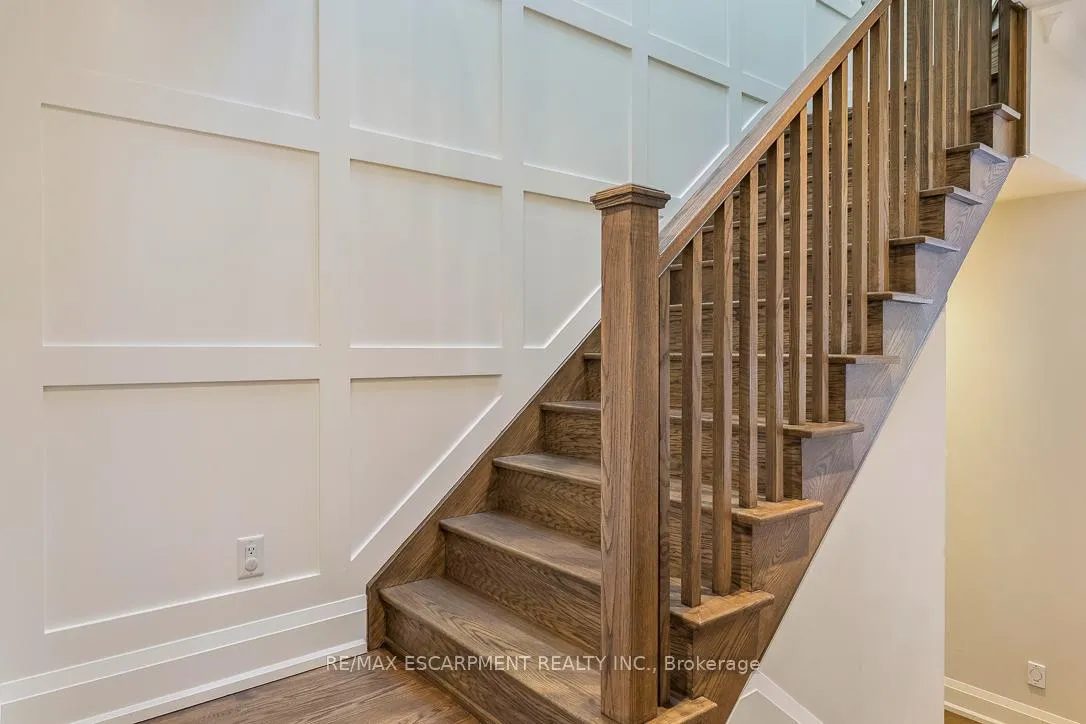 Photo 19 of 56 Laburnham Avenue, Etobicoke, Long Branch — HOMEH