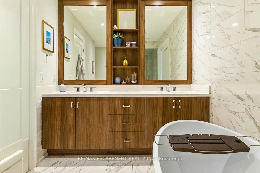 Photo 24 of 56 Laburnham Avenue, Etobicoke, Long Branch — HOMEH