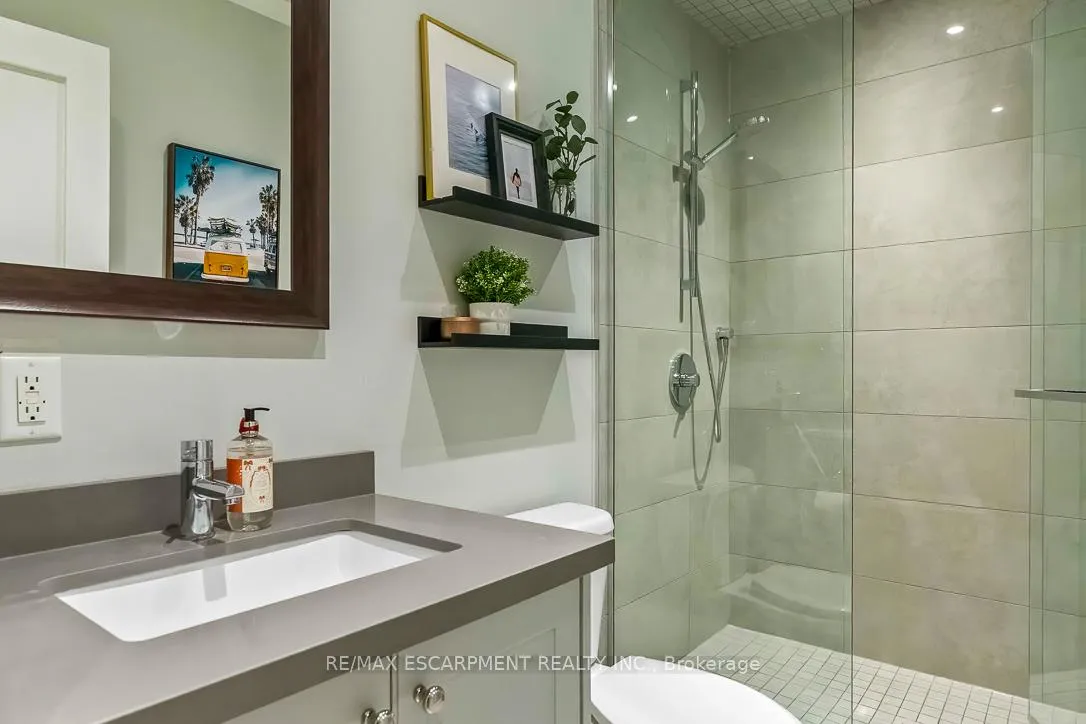 Photo 38 of 56 Laburnham Avenue, Etobicoke, Long Branch — HOMEH