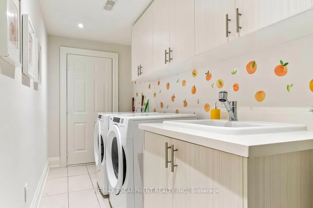 Photo 39 of 56 Laburnham Avenue, Etobicoke, Long Branch — HOMEH