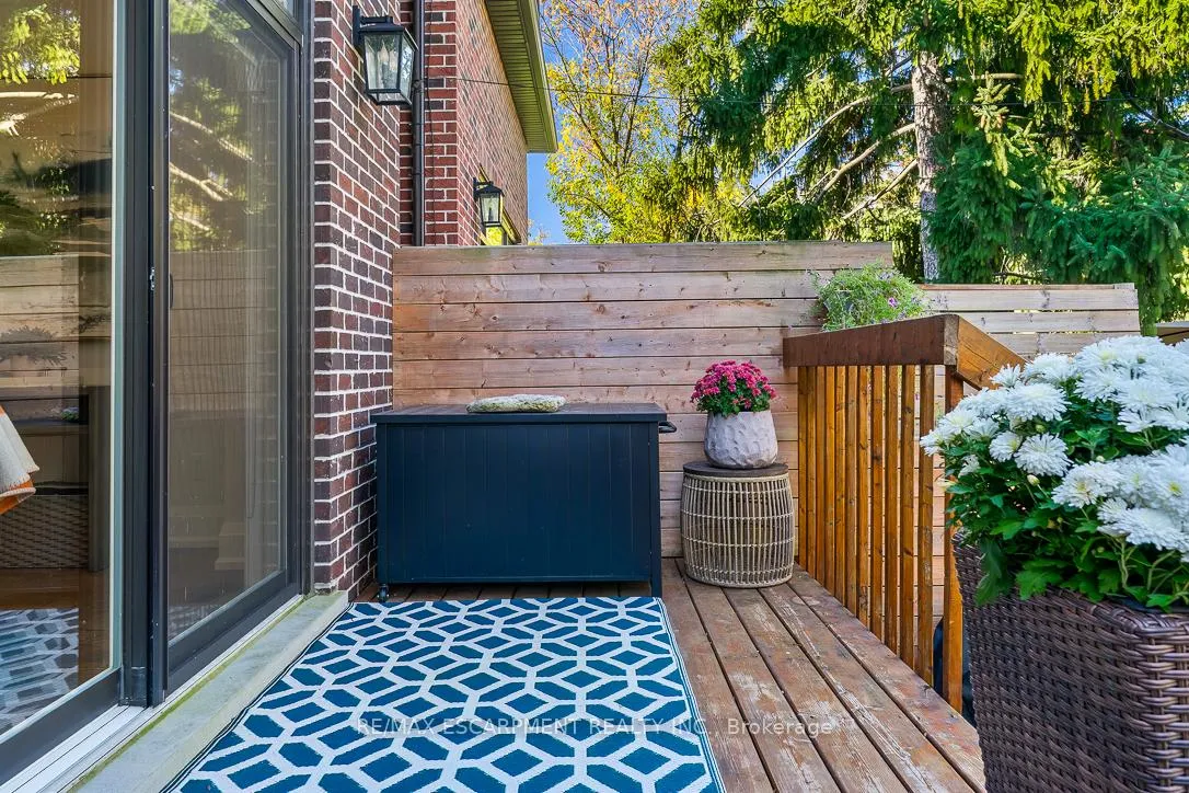 Photo 42 of 56 Laburnham Avenue, Etobicoke, Long Branch — HOMEH