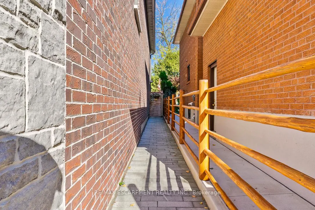 Photo 47 of 56 Laburnham Avenue, Etobicoke, Long Branch — HOMEH