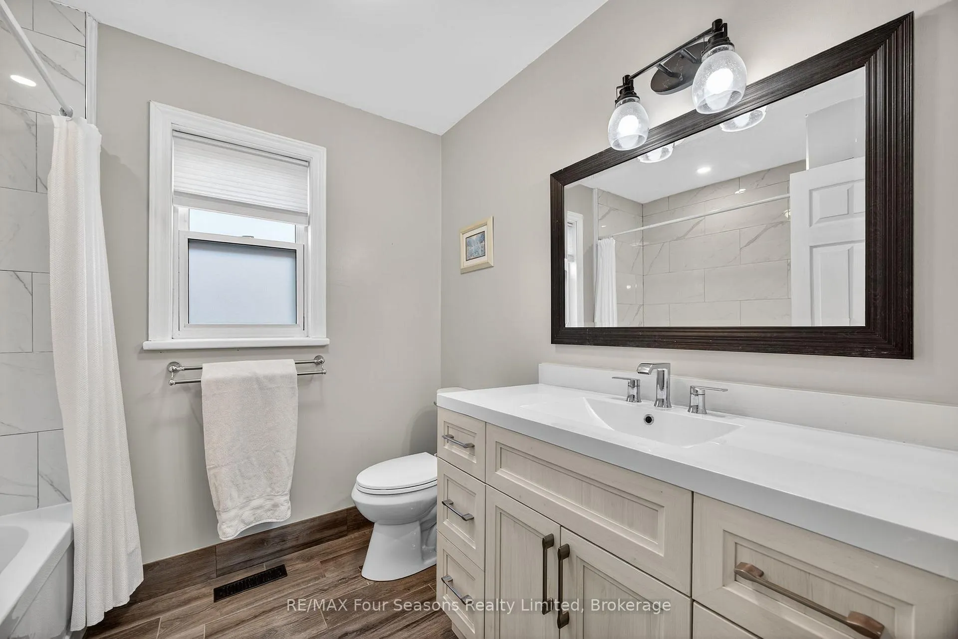 Photo 17 of 7 Batteaux Road, Clearview, Nottawa — HOMEH