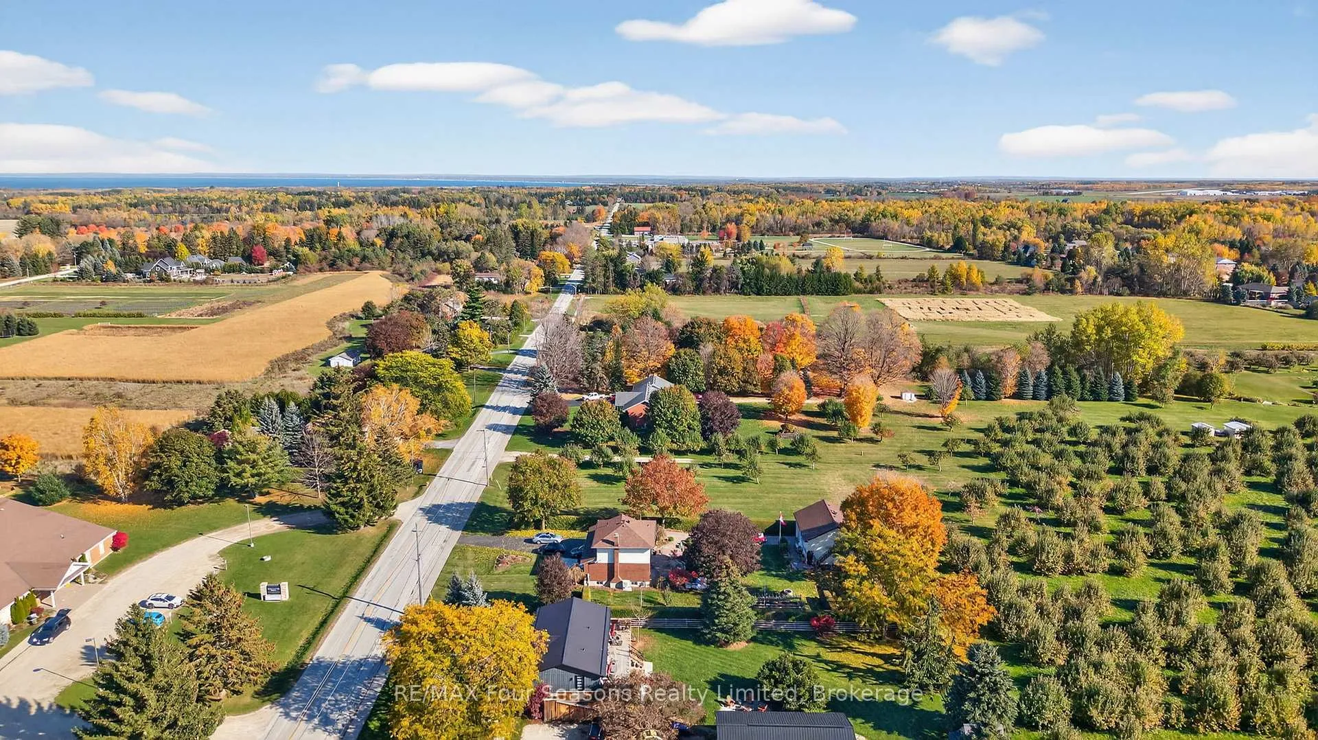 Photo 40 of 7 Batteaux Road, Clearview, Nottawa — HOMEH