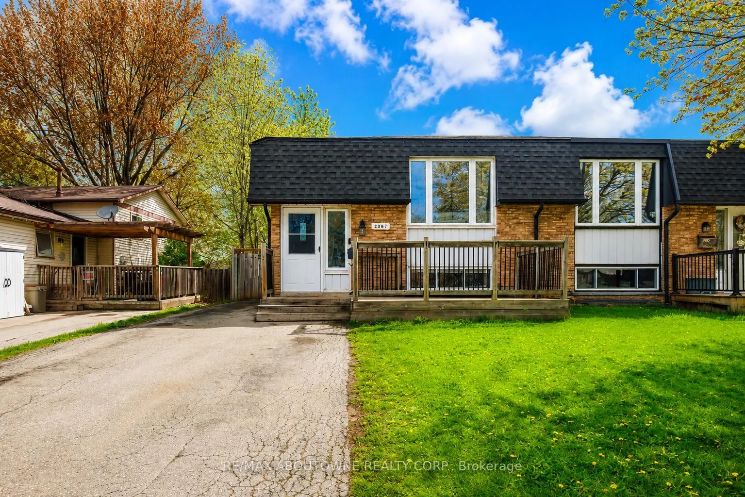 Front of 2367 Middlesmoor Crescent