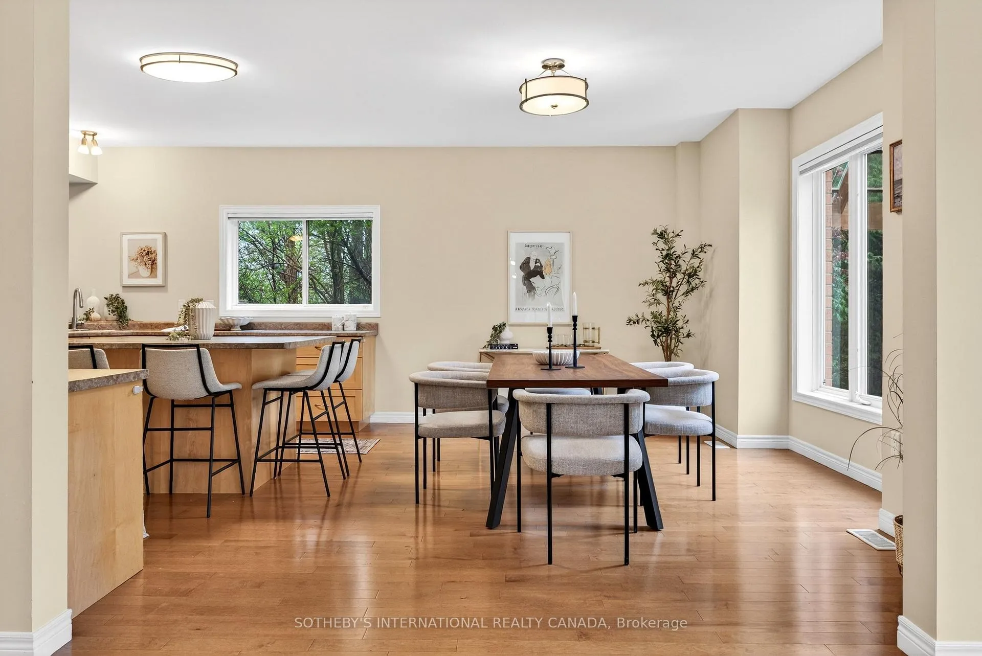 Photo 10 of 40 Maplevale Drive, Hamilton, Ancaster — HOMEH