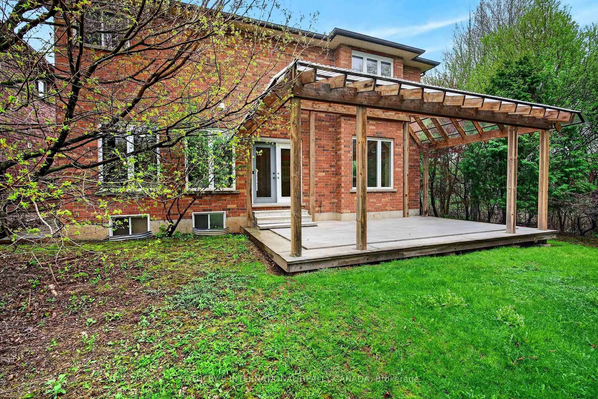 Photo 29 of 40 Maplevale Drive, Hamilton, Ancaster — HOMEH