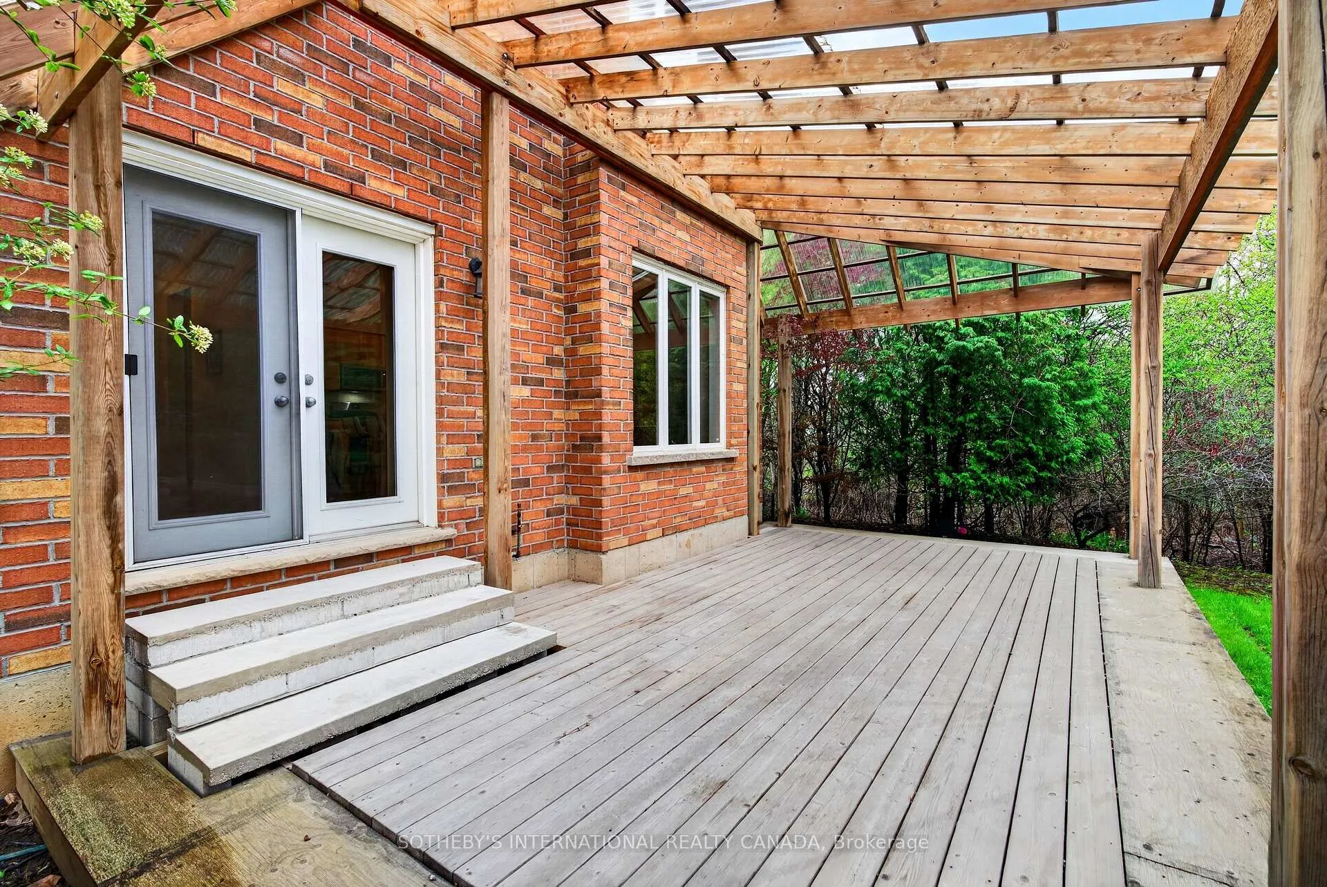 Photo 30 of 40 Maplevale Drive, Hamilton, Ancaster — HOMEH