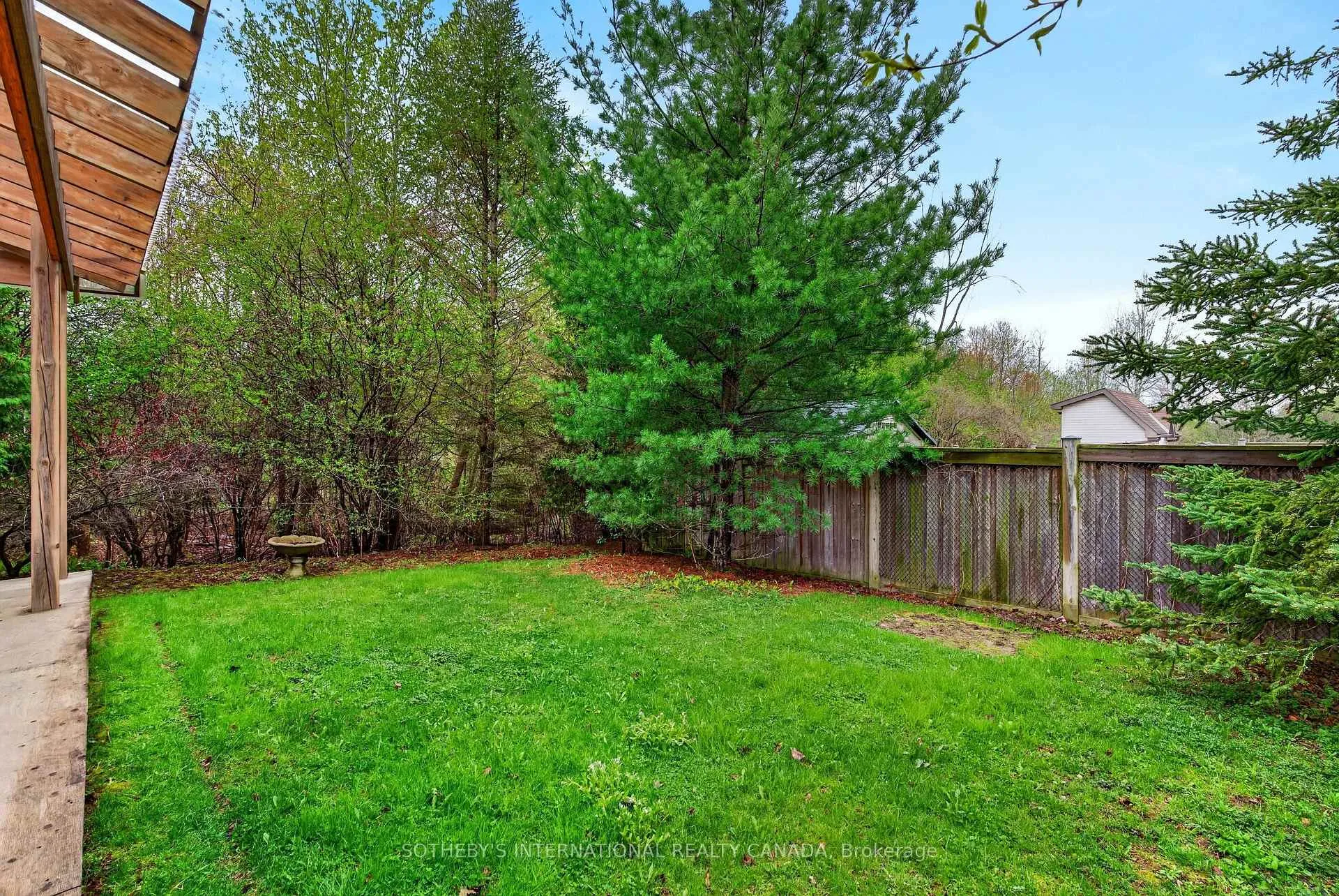 Photo 31 of 40 Maplevale Drive, Hamilton, Ancaster — HOMEH