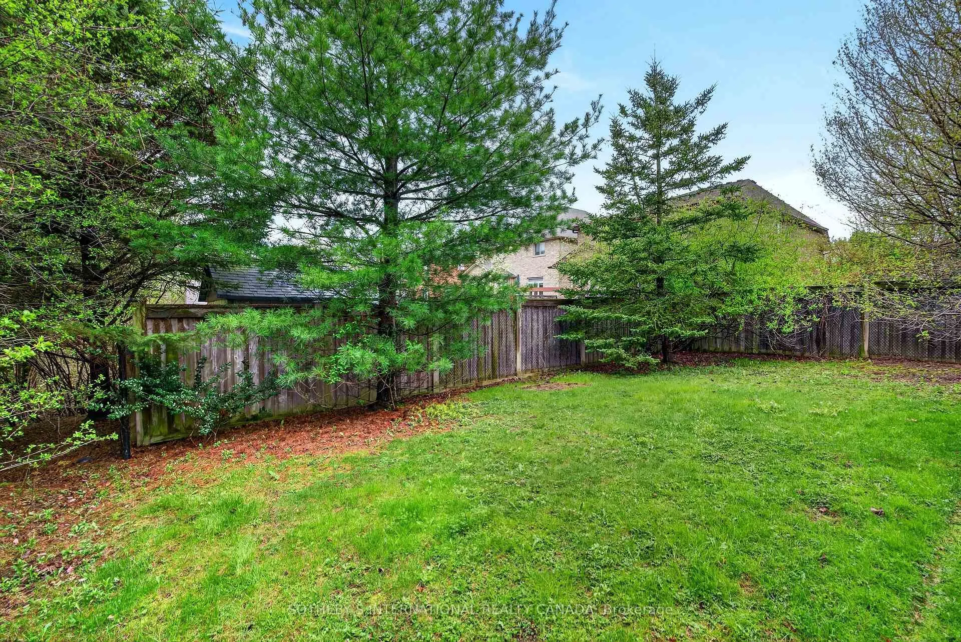 Photo 32 of 40 Maplevale Drive, Hamilton, Ancaster — HOMEH
