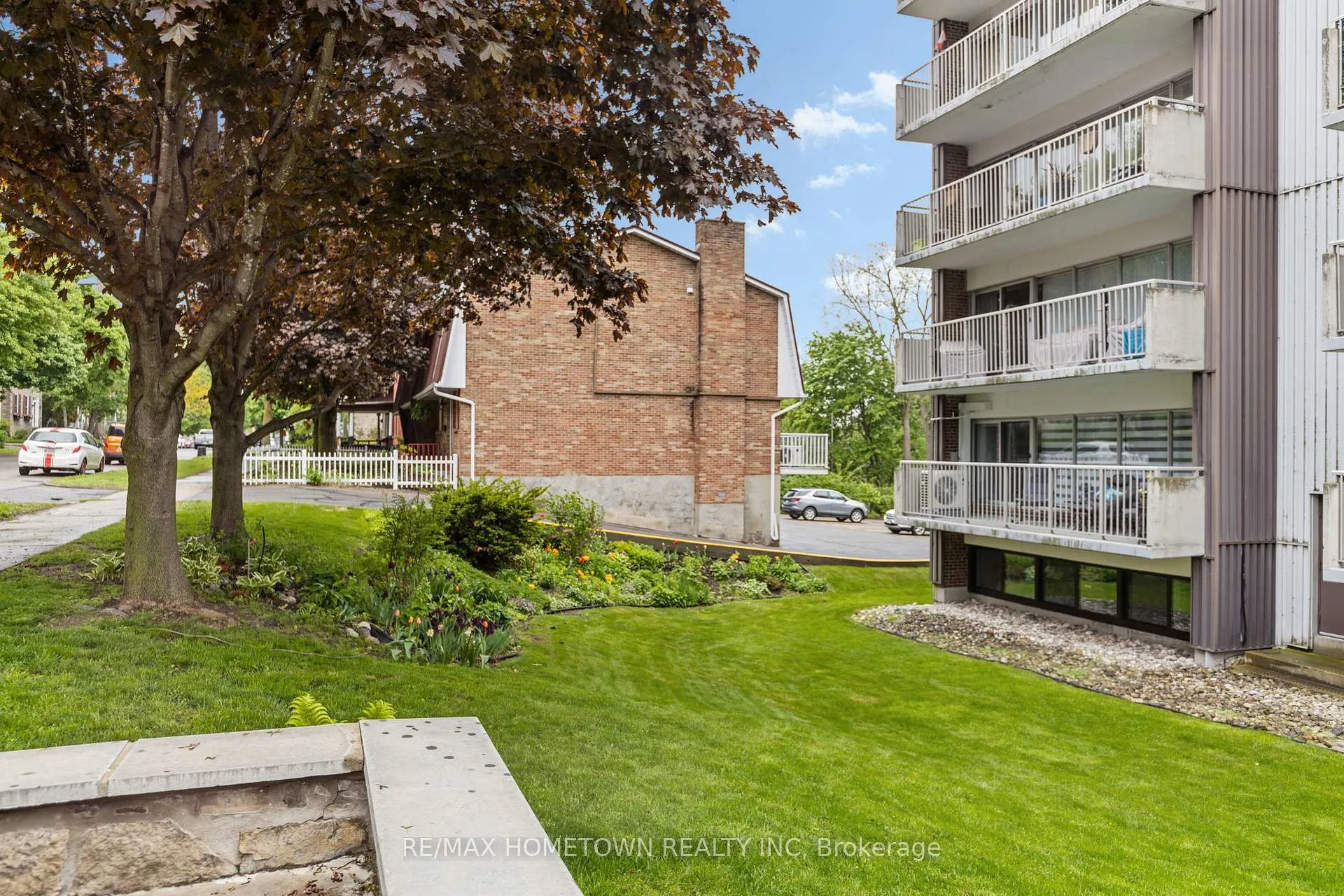 Photo 3 of Unit 806, 109 King Street E, Brockville — HOMEH
