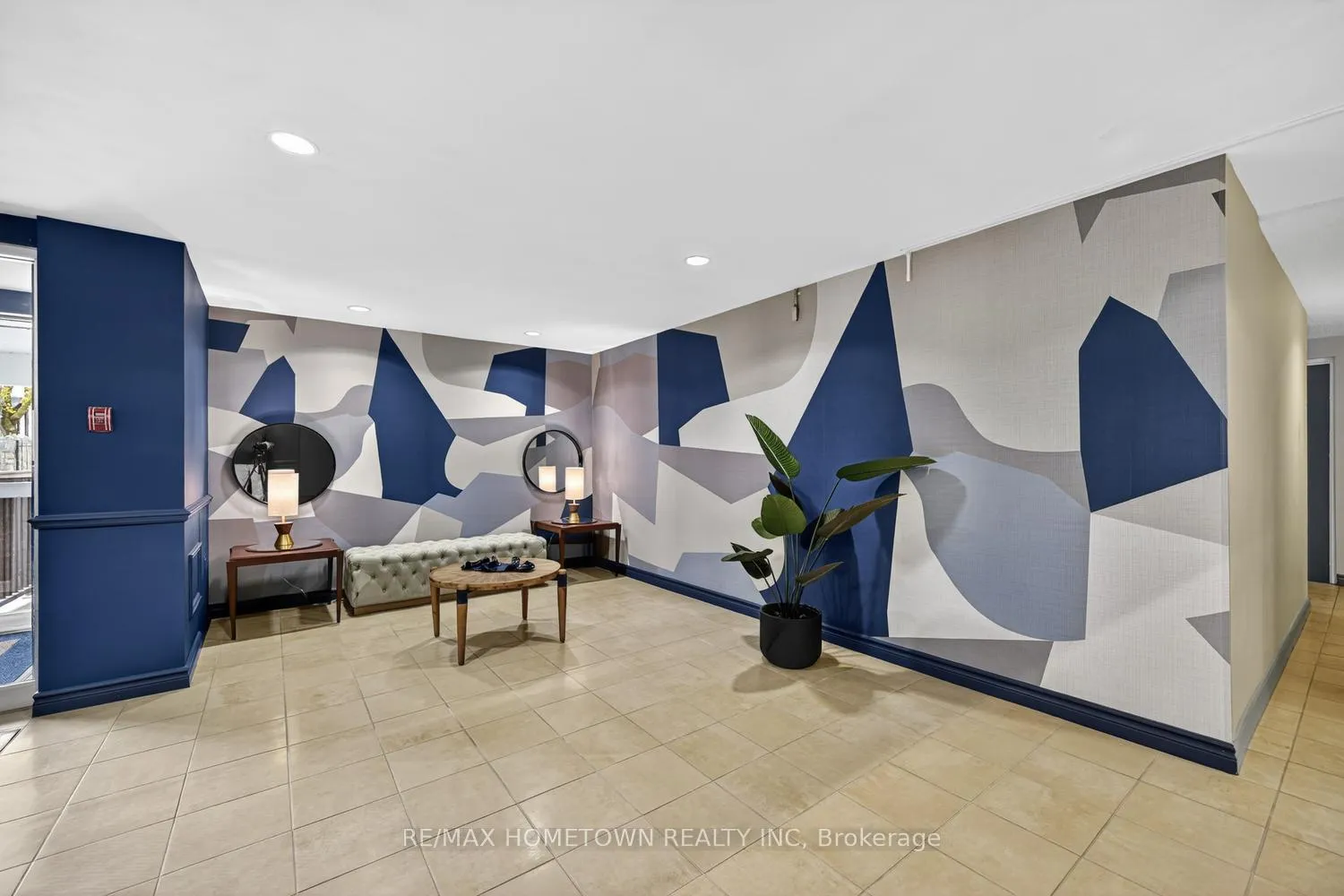 Photo 9 of Unit 806, 109 King Street E, Brockville — HOMEH