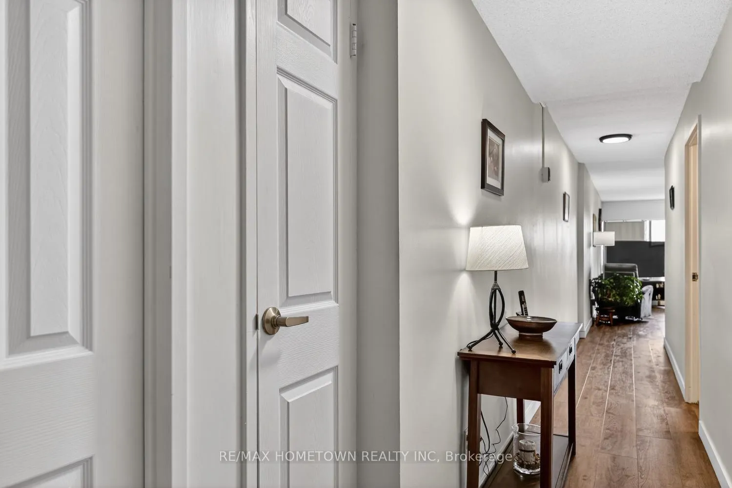 Photo 15 of Unit 806, 109 King Street E, Brockville — HOMEH