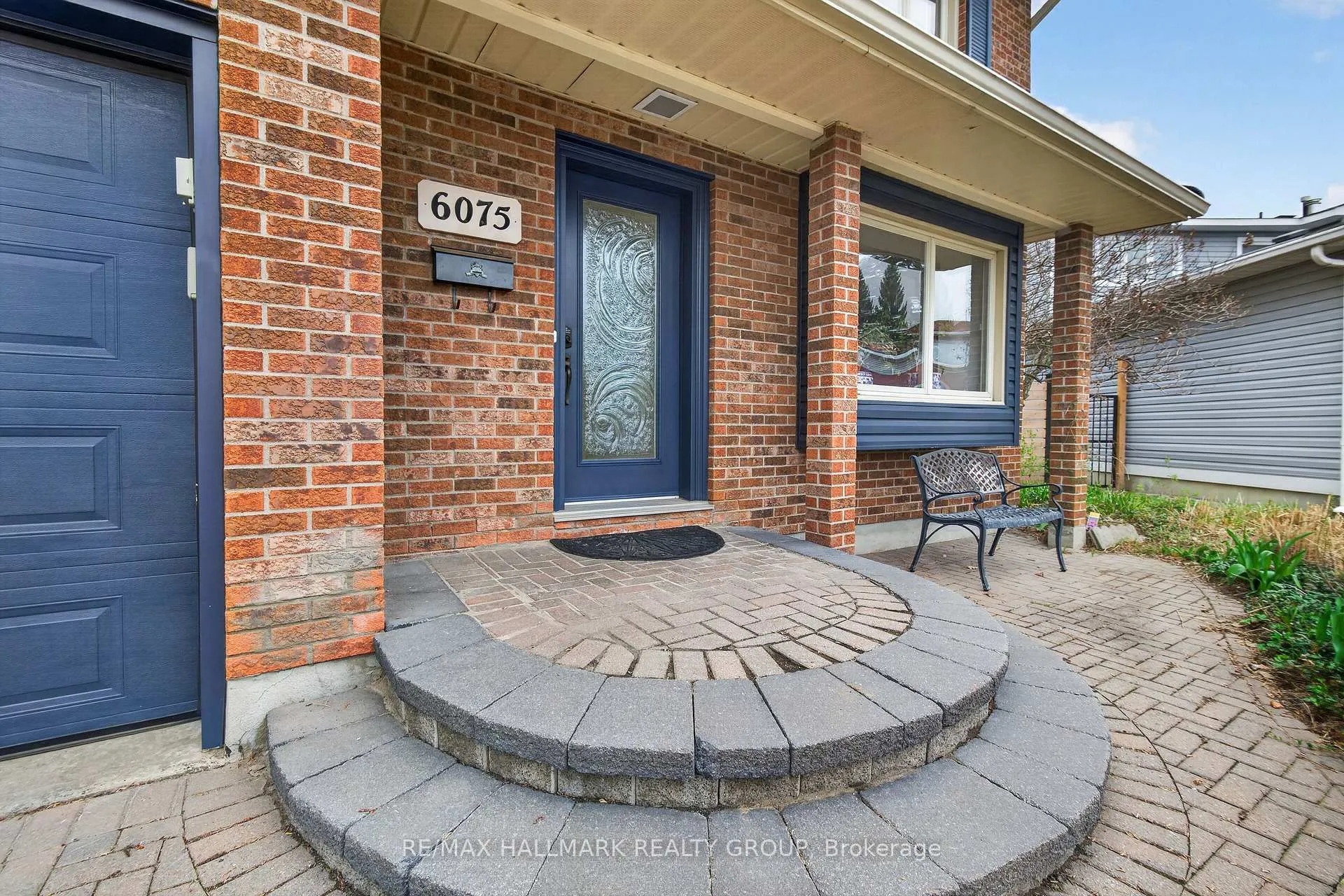 Photo 2 of 6075 Forestglen Crescent, Ottawa, Chapel Hill — HOMEH