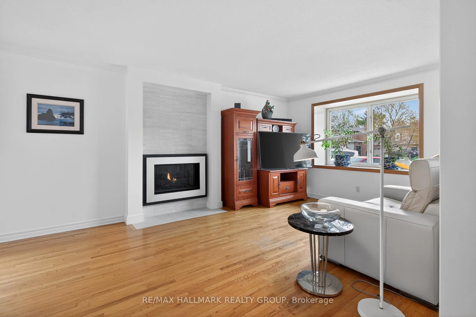 Photo 5 of 6075 Forestglen Crescent, Ottawa, Chapel Hill — HOMEH