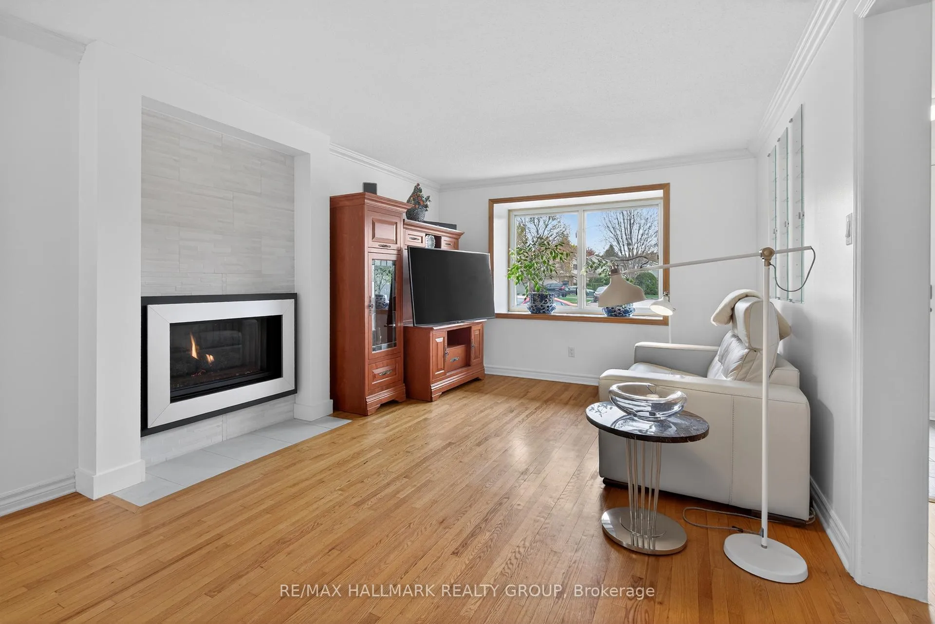 Photo 6 of 6075 Forestglen Crescent, Ottawa, Chapel Hill — HOMEH