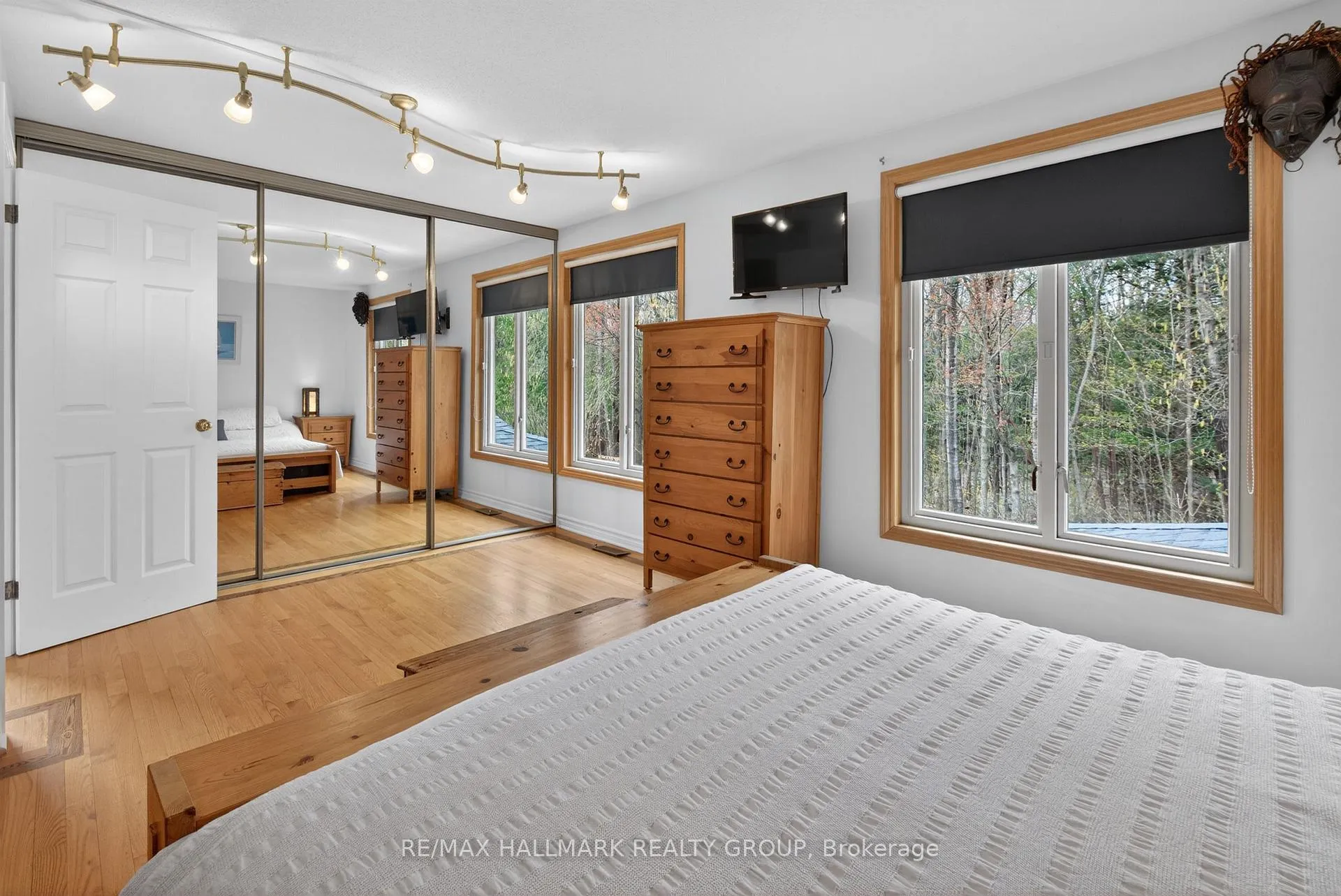 Photo 24 of 6075 Forestglen Crescent, Ottawa, Chapel Hill — HOMEH