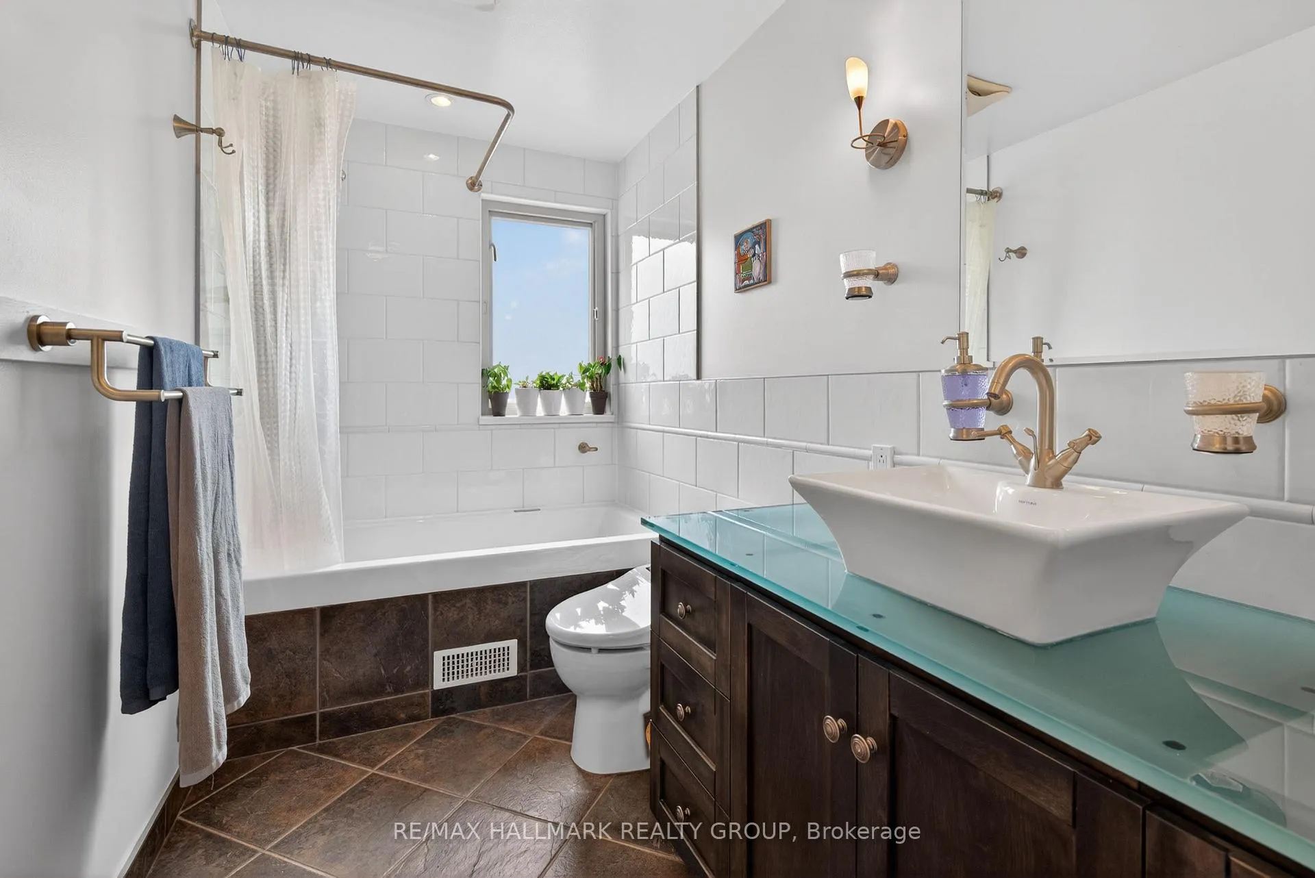 Photo 28 of 6075 Forestglen Crescent, Ottawa, Chapel Hill — HOMEH