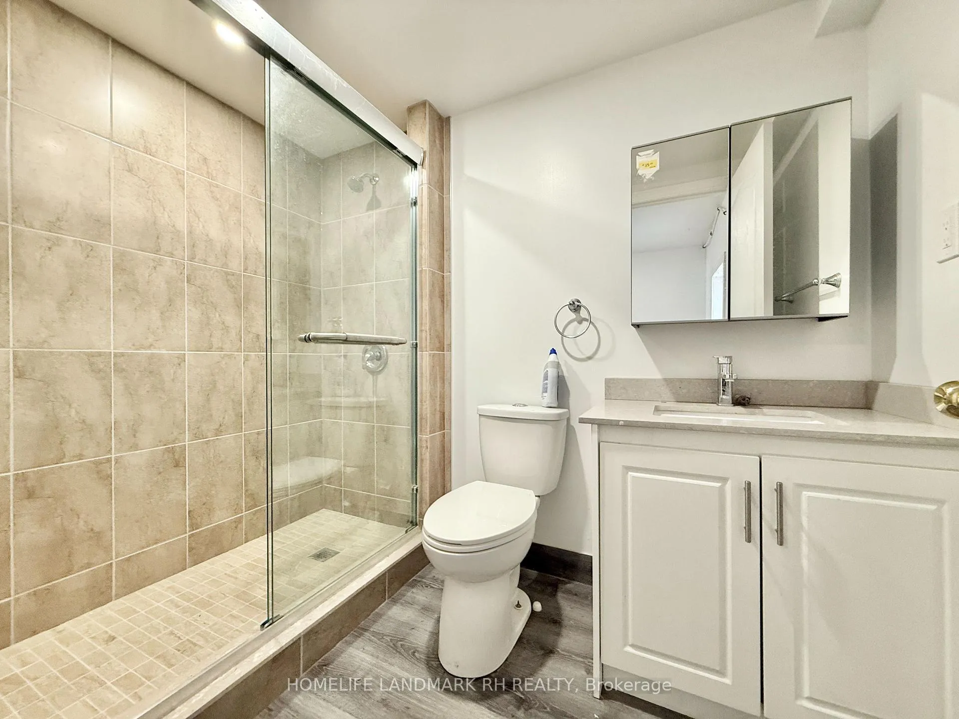Photo 7 of Unit 105, 25066 Commodore Road, Brock, Beaverton — HOMEH