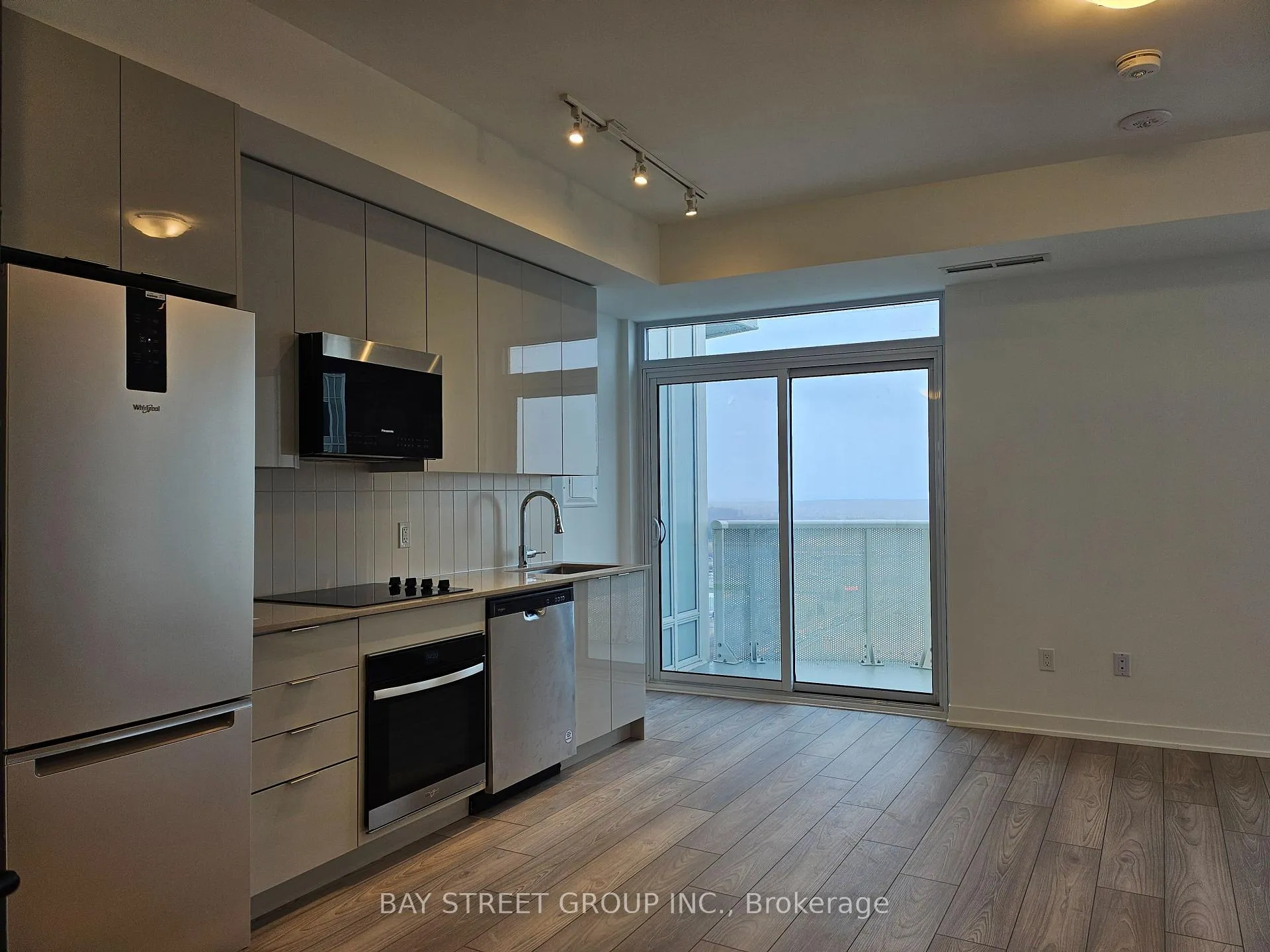 Photo 3 of Unit 2529, 498 Caldari Road, Vaughan, Concord — HOMEH