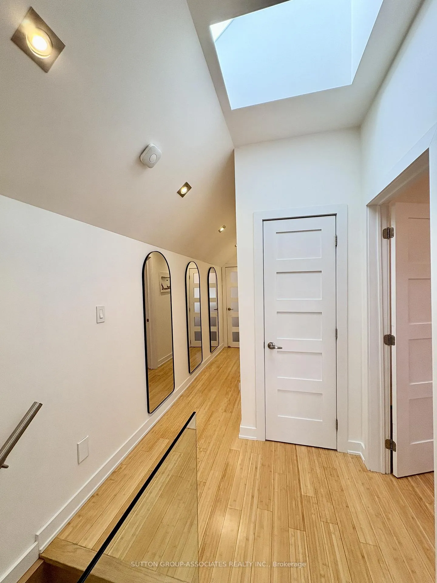 Photo 14 of 215 Ennerdale Road, Toronto, Caledonia-Fairbank — HOMEH