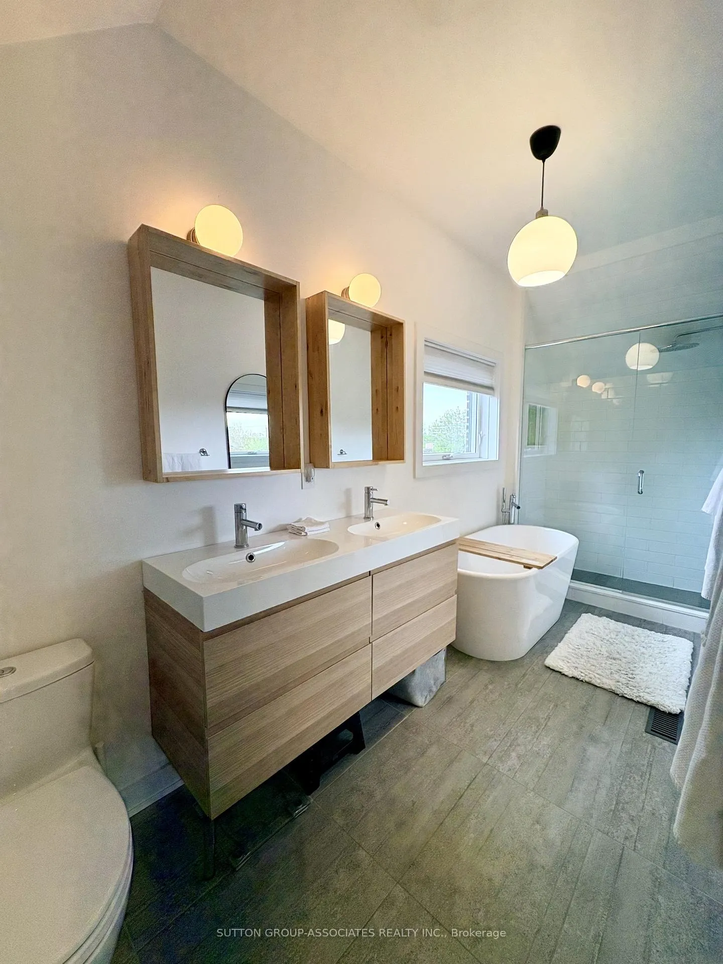 Photo 21 of 215 Ennerdale Road, Toronto, Caledonia-Fairbank — HOMEH