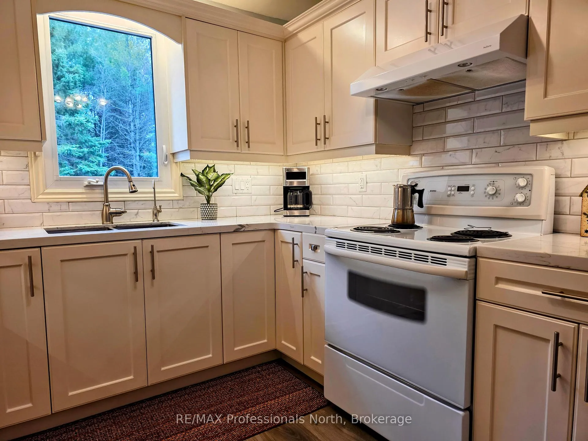 Photo 14 of 1037 West Road, Minden Hills, Minden — HOMEH