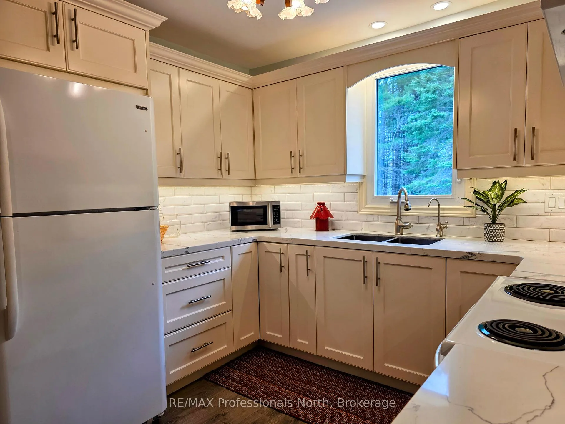 Photo 15 of 1037 West Road, Minden Hills, Minden — HOMEH