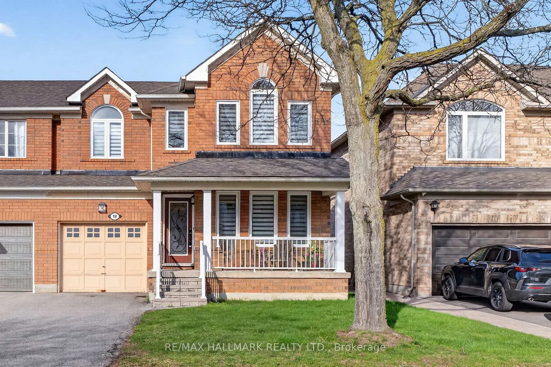 Photo 1 of 19 Gully Lane, Vaughan, Vellore Village — HOMEH