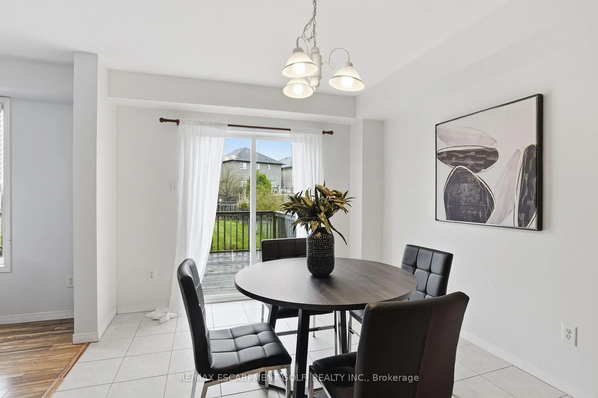 Photo 10 of 156 Provident Way, Hamilton, Mount Hope — HOMEH