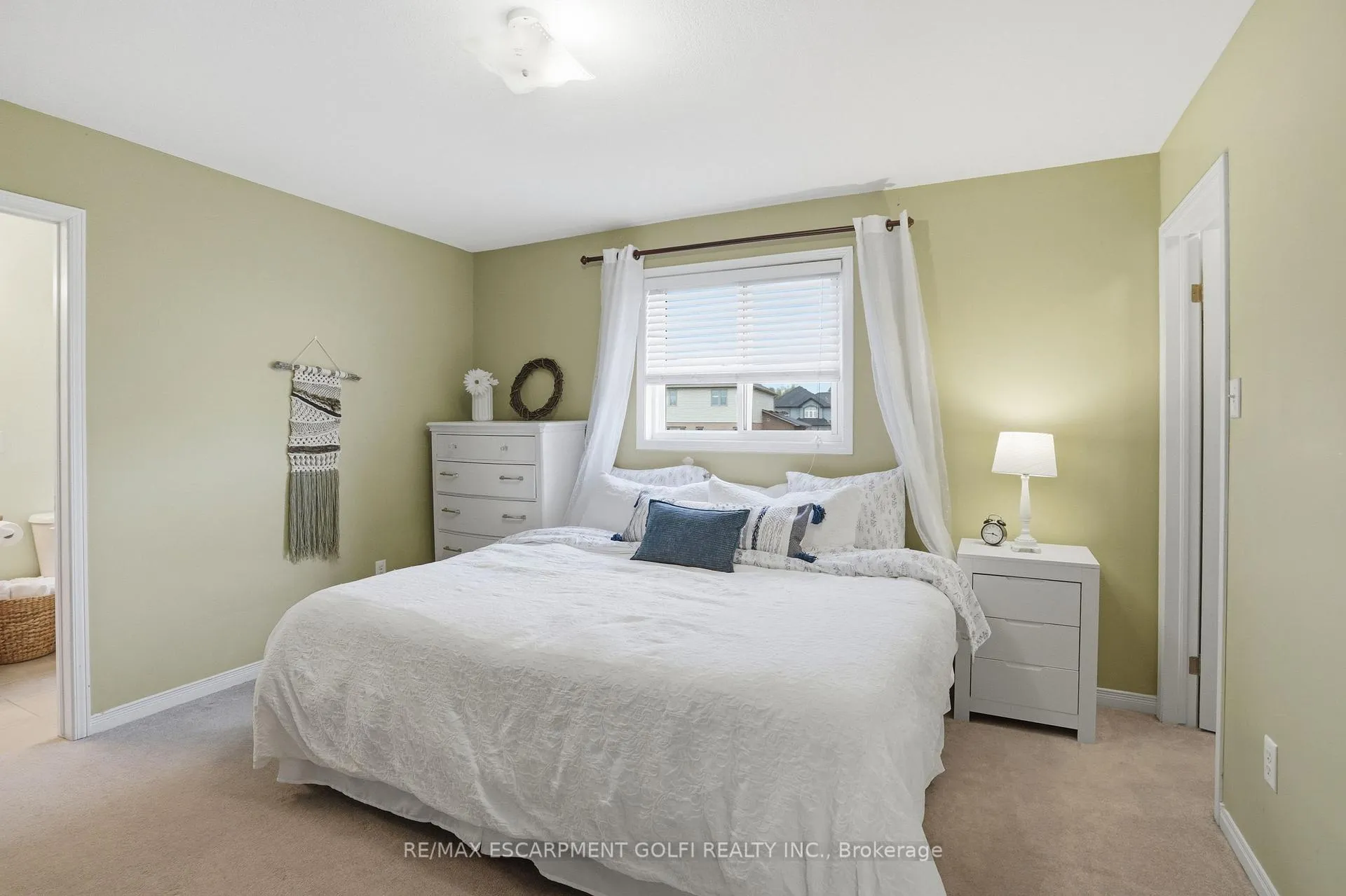 Photo 16 of 156 Provident Way, Hamilton, Mount Hope — HOMEH